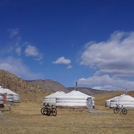 Отель My Mongolia Eco Ger Camp Nalayh Экстерьер фото