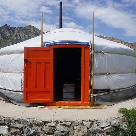 Отель My Mongolia Eco Ger Camp Nalayh Экстерьер фото