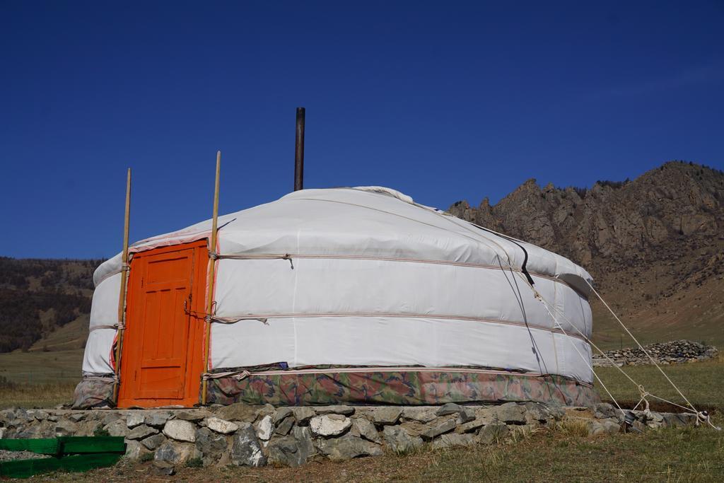 Отель My Mongolia Eco Ger Camp Nalayh Экстерьер фото