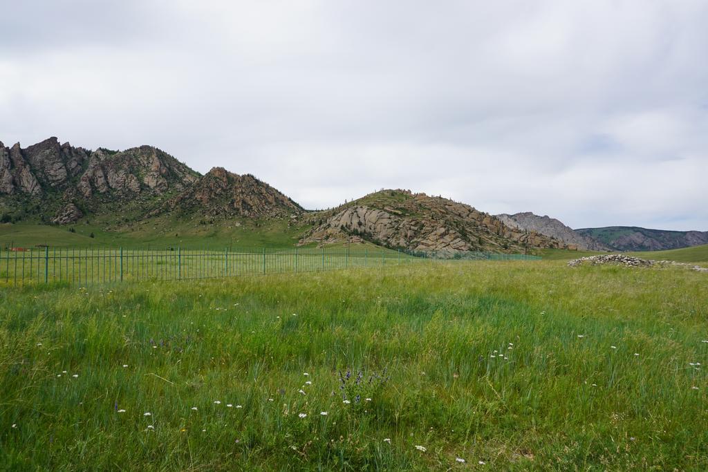 Отель My Mongolia Eco Ger Camp Nalayh Экстерьер фото
