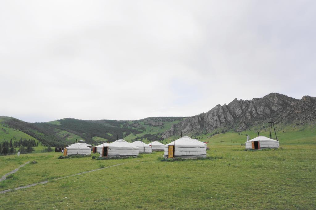 Отель My Mongolia Eco Ger Camp Nalayh Экстерьер фото