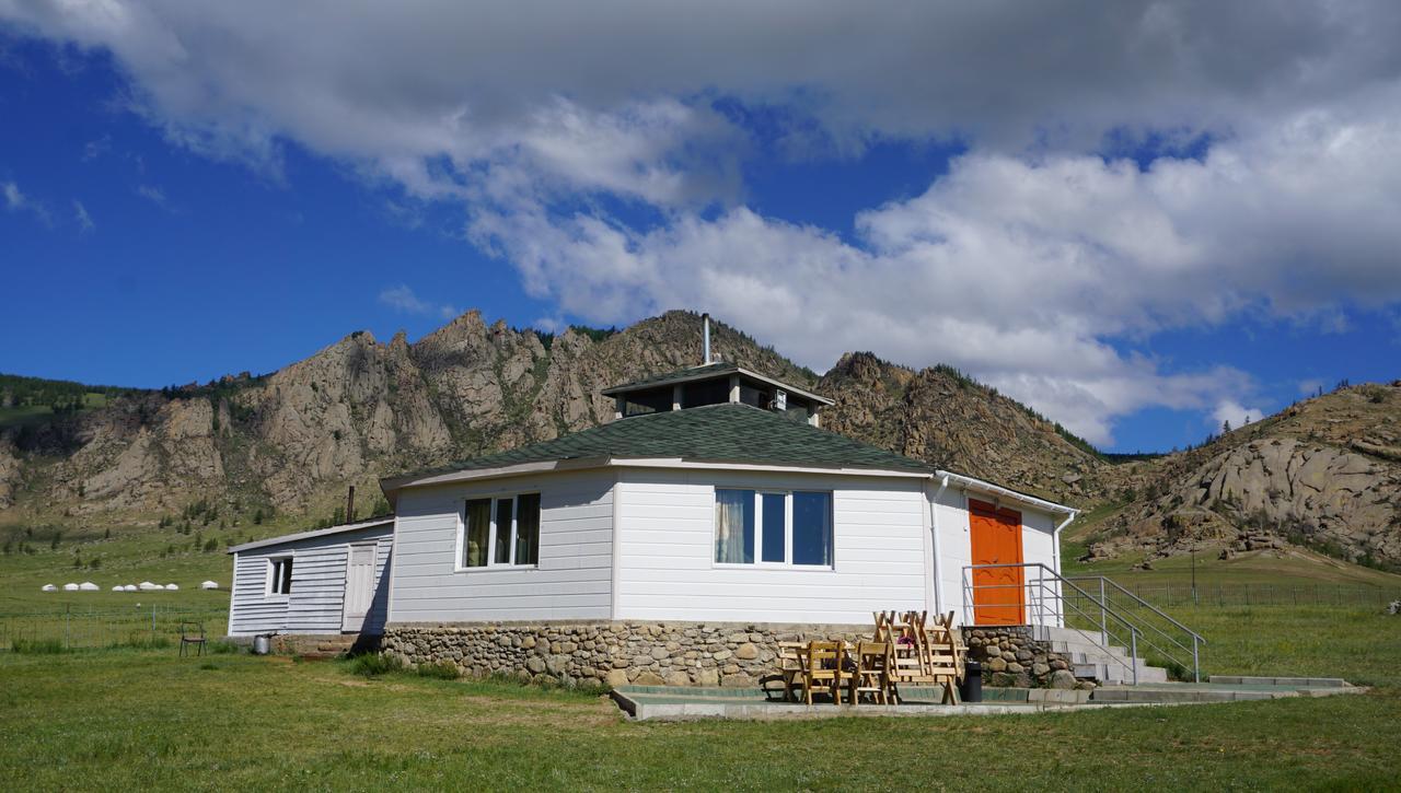 Отель My Mongolia Eco Ger Camp Nalayh Экстерьер фото