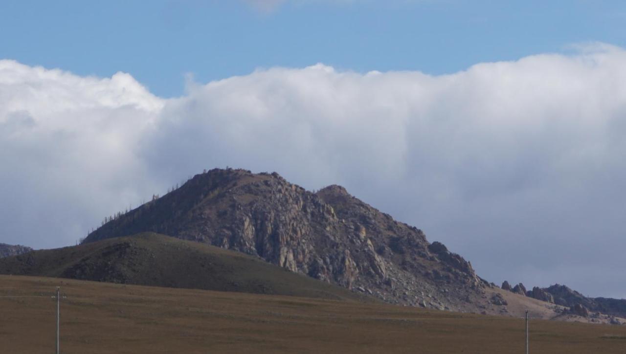 Отель My Mongolia Eco Ger Camp Nalayh Экстерьер фото